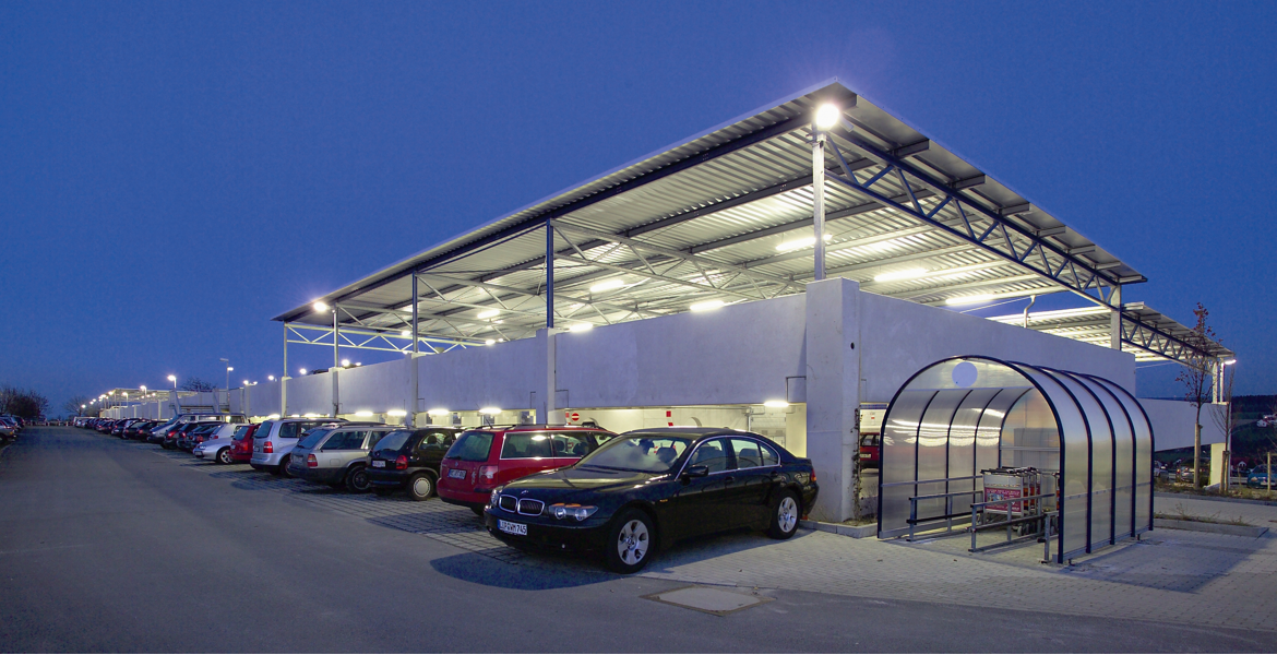 Parkplatzüberdachung Flughafen Paderborn-Lippstadt Parkplatzüberdachung Flughafen Paderborn-Lippstadt